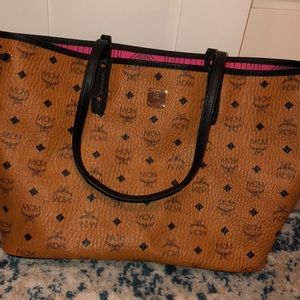 MCM never full reversible tote LIMITED EDITION